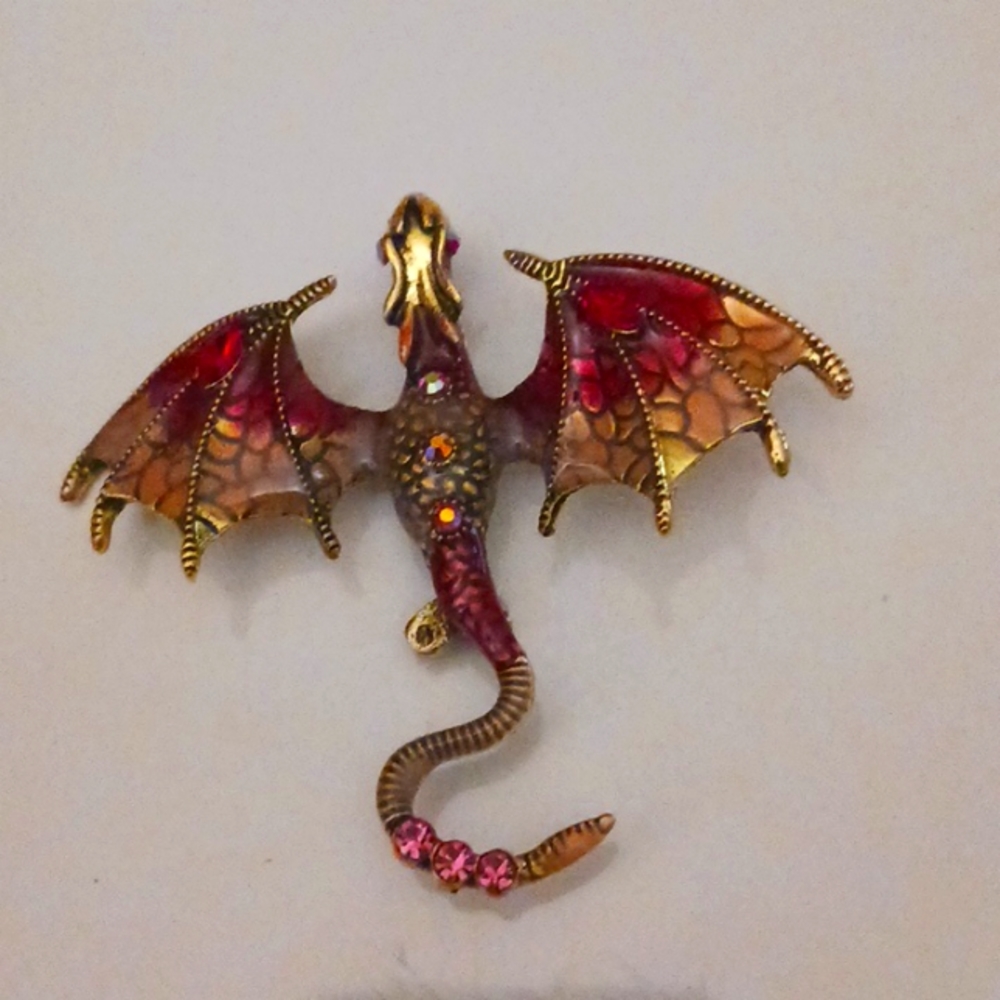 Dragon pin